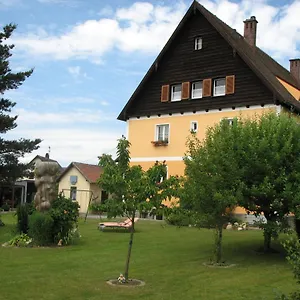 Zetzl Apartment